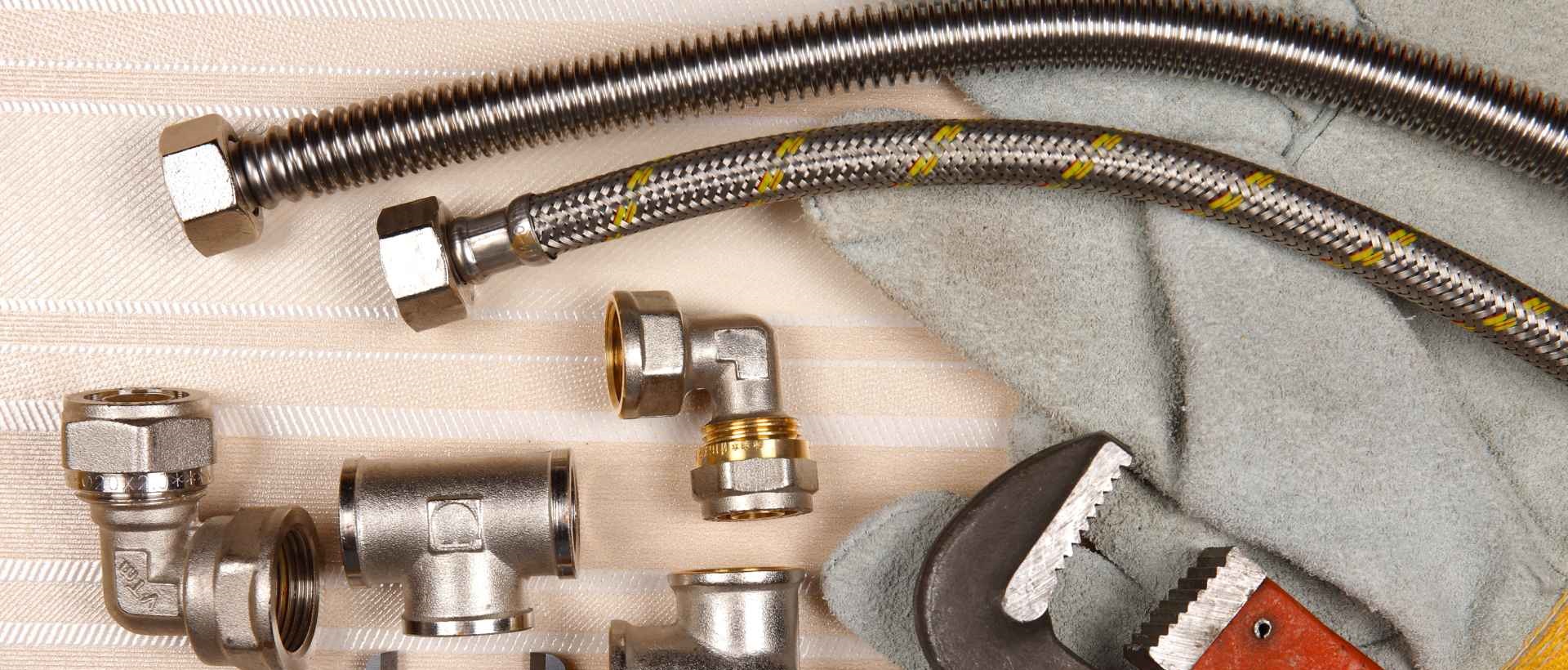 Emergency plumbers E13